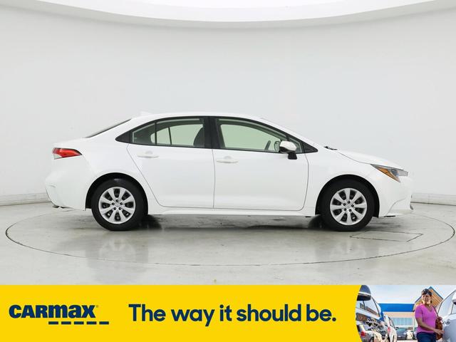 Photo of 2021 White Toyota Corolla