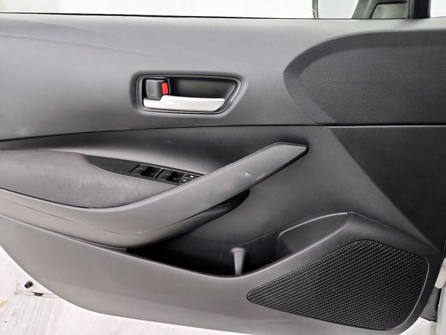 Photo of 2021 White Toyota Corolla