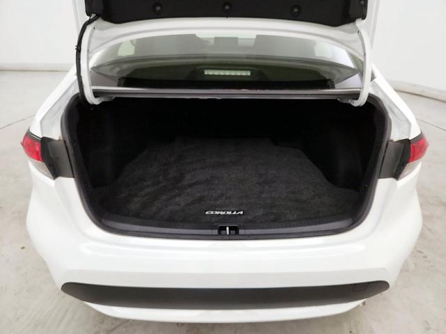 Photo of 2021 White Toyota Corolla