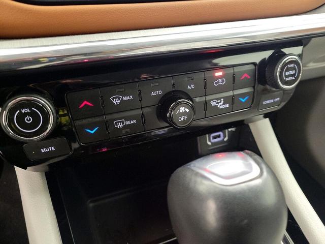 Photo of 2022 Black Jeep Compass