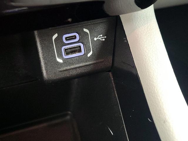 Photo of 2022 Black Jeep Compass