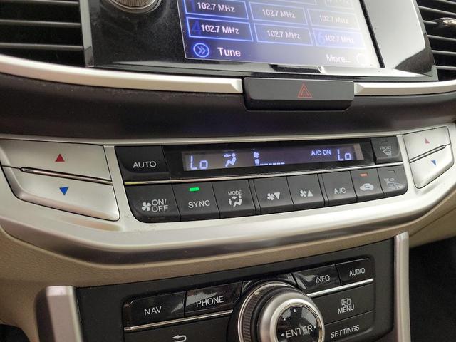 Photo of 2015 White Honda Accord