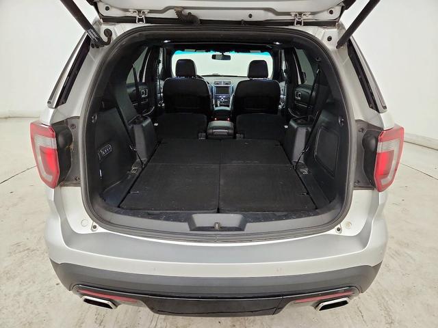 Photo of 2016 Silver Ford Explorer