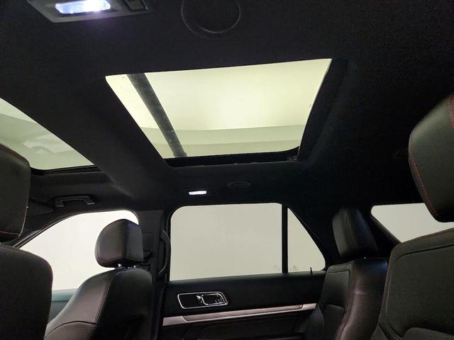 Photo of 2016 Silver Ford Explorer