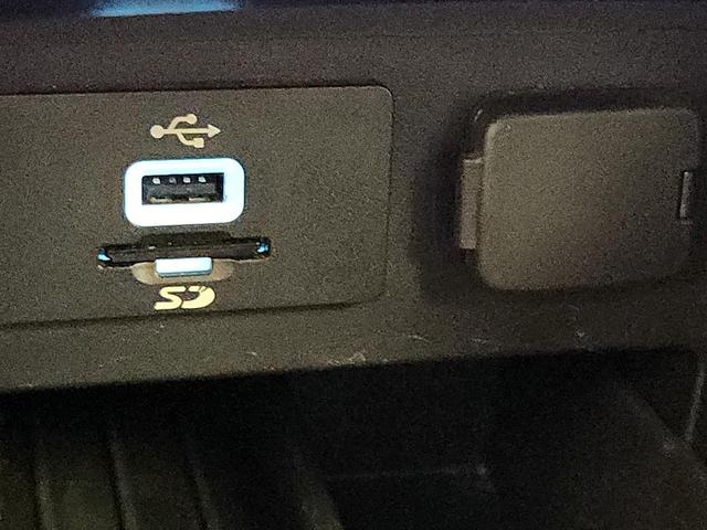 Photo of 2016 Silver Ford Explorer