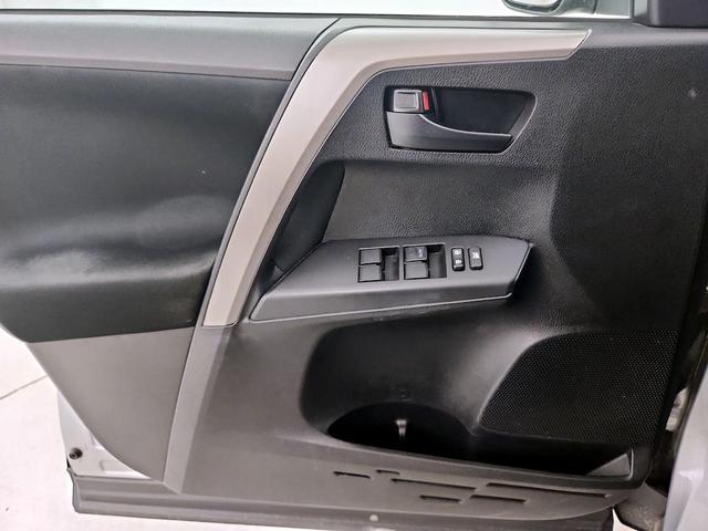Photo of 2017 Silver Toyota RAV4