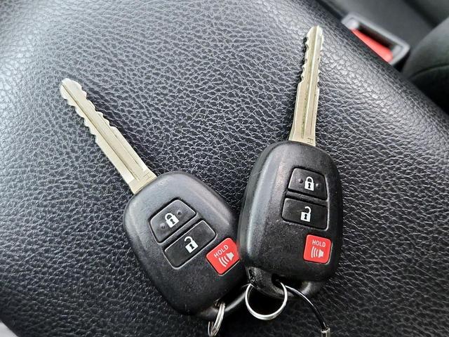 Photo of 2017 Silver Toyota RAV4