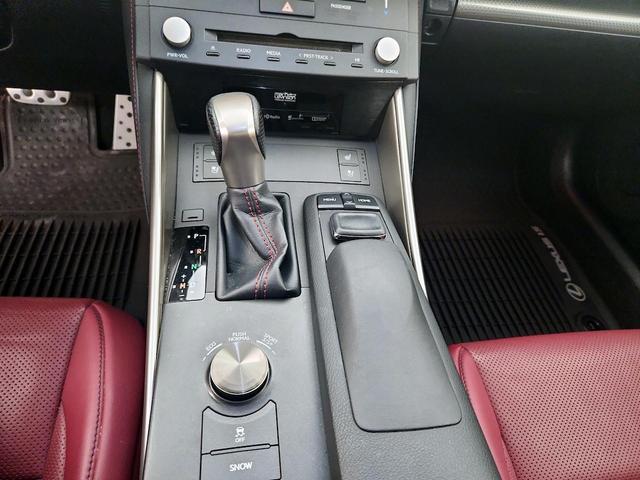 Photo of 2015 Silver Lexus IS 350