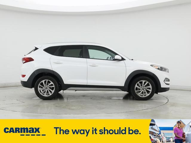 Photo of 2018 White Hyundai TUCSON