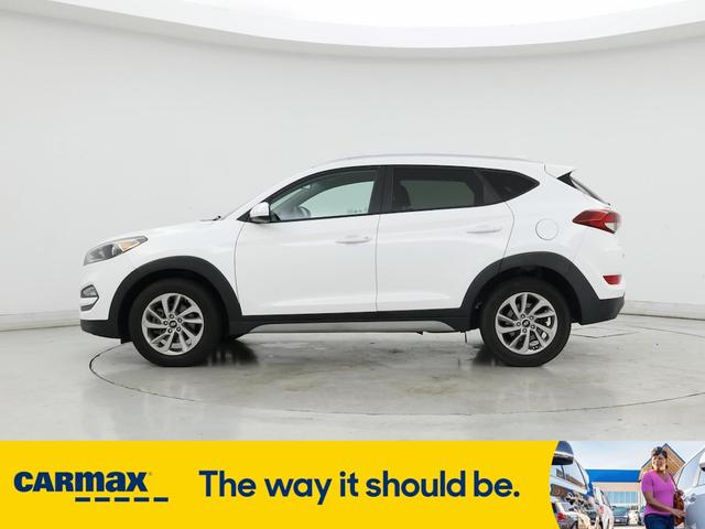 Photo of 2018 White Hyundai TUCSON