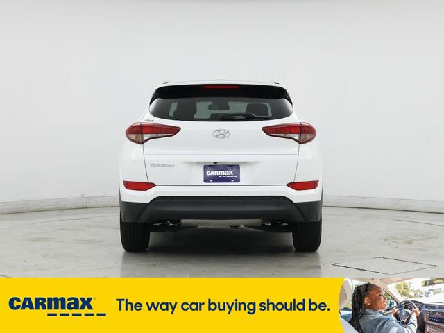 Photo of 2018 White Hyundai TUCSON