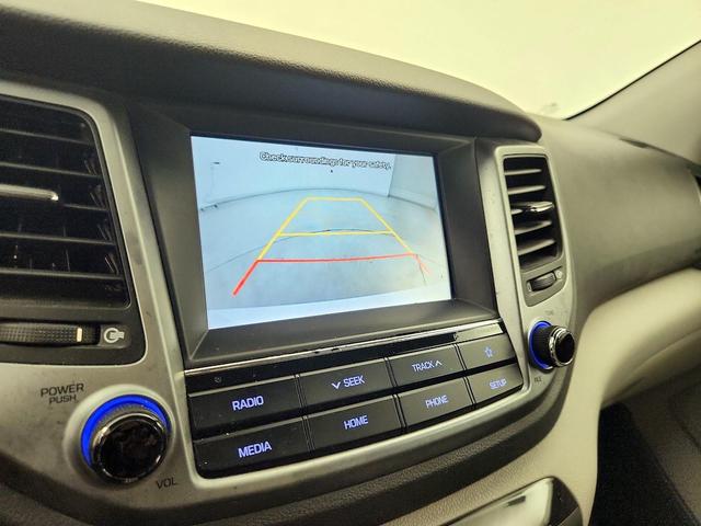 Photo of 2018 White Hyundai TUCSON