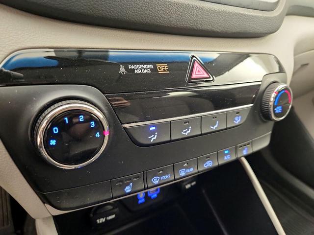 Photo of 2018 White Hyundai TUCSON