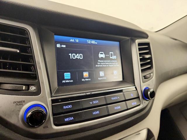 Photo of 2018 White Hyundai TUCSON