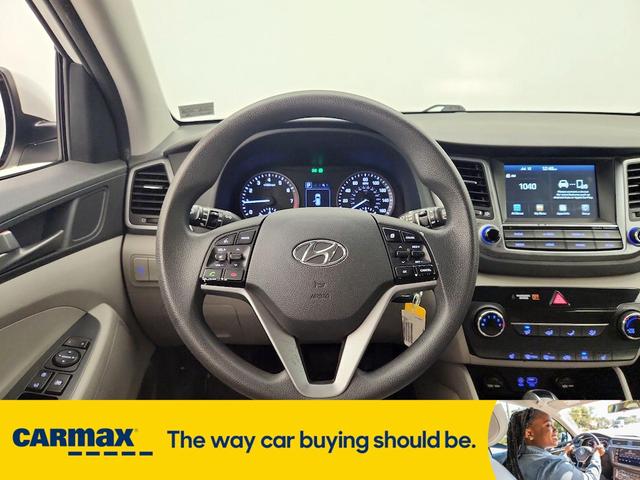 Photo of 2018 White Hyundai TUCSON