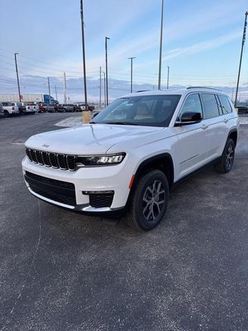 Photo of 2025 Bright White Clearcoat Jeep Grand Cherokee L