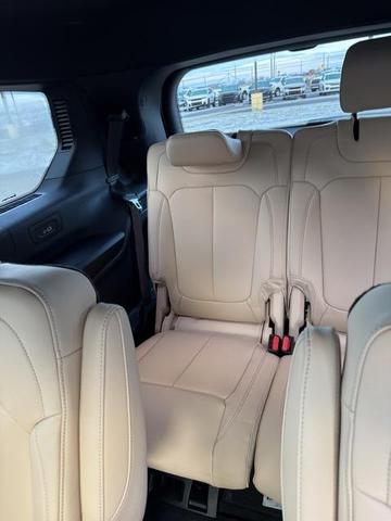 Photo of 2025 Bright White Clearcoat Jeep Grand Cherokee L