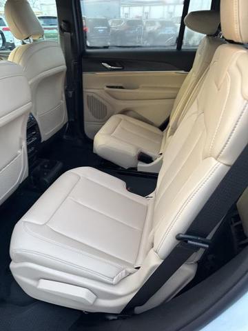 Photo of 2025 Bright White Clearcoat Jeep Grand Cherokee L