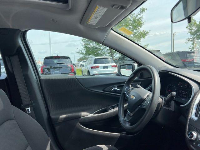 Photo of 2023 Summit White Chevrolet Malibu