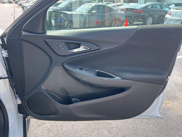 Photo of 2023 Summit White Chevrolet Malibu
