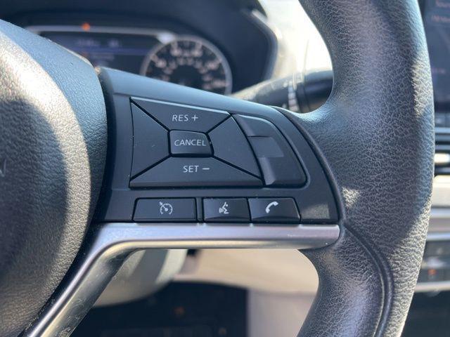 Photo of 2019 Glacier White Nissan Altima