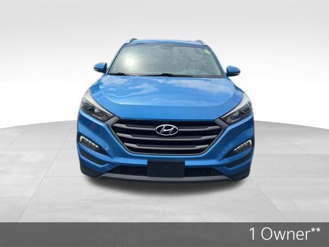 Photo of 2016 Caribbean Blue Hyundai TUCSON