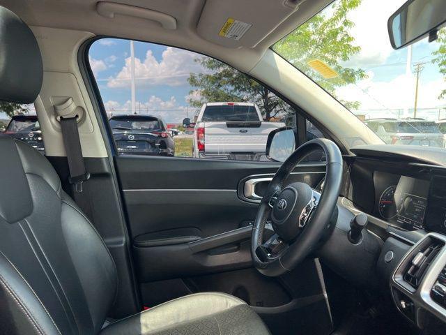 Photo of 2021 Sapphire Blue Kia Sorento