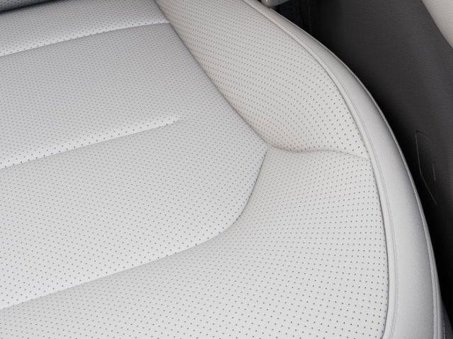 Photo of 2025 Glacier White Pearl Kia EV6