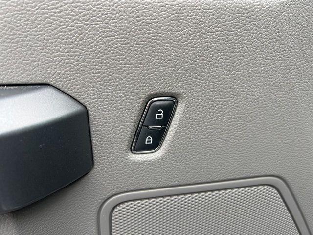 Photo of 2018 Blue Ford F-150