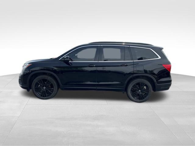 Photo of 2022 Black Honda Pilot