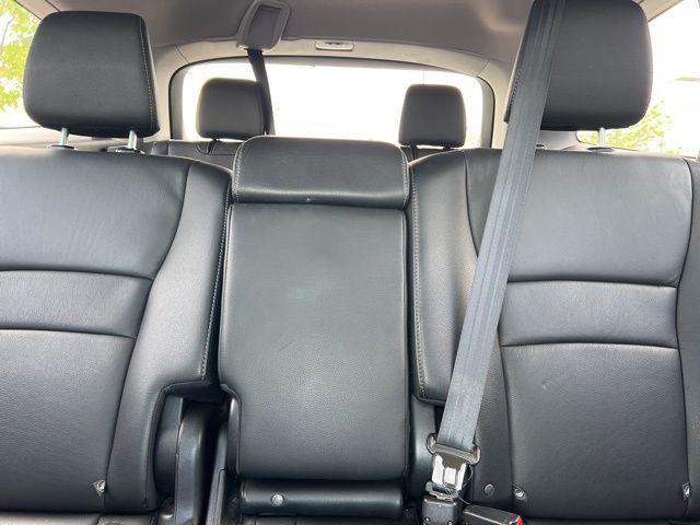 Photo of 2022 Black Honda Pilot