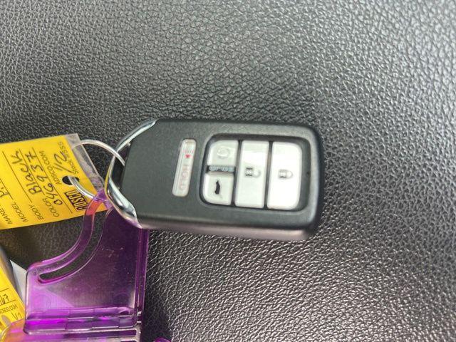 Photo of 2022 Black Honda Pilot