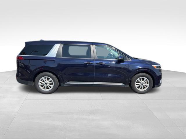 Photo of 2024 Deep Chroma Blue Kia Carnival