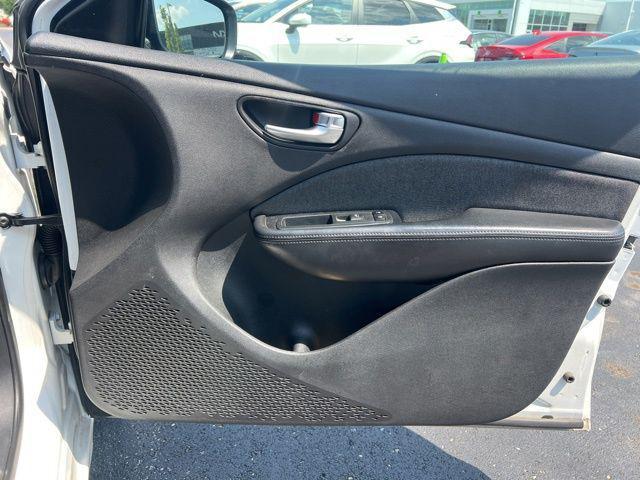 Photo of 2013 Bright White Clearcoat Dodge Dart