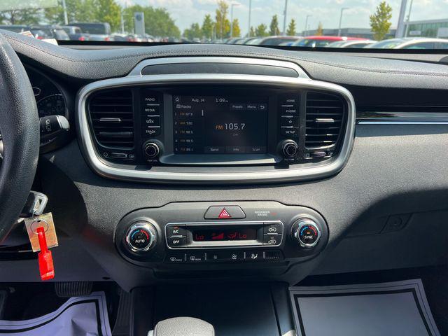 Photo of 2019 Titanium Silver Kia Sorento
