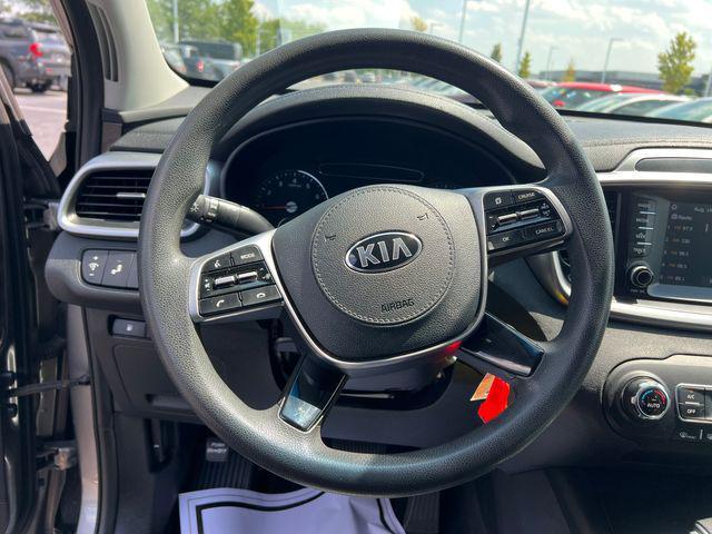 Photo of 2019 Titanium Silver Kia Sorento