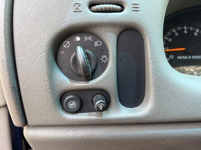 Photo of 2004 Indigo Blue Metallic Chevrolet Trailblazer