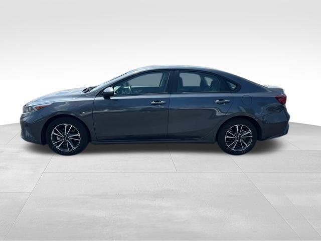 Photo of 2024 Gravity Gray Kia Forte