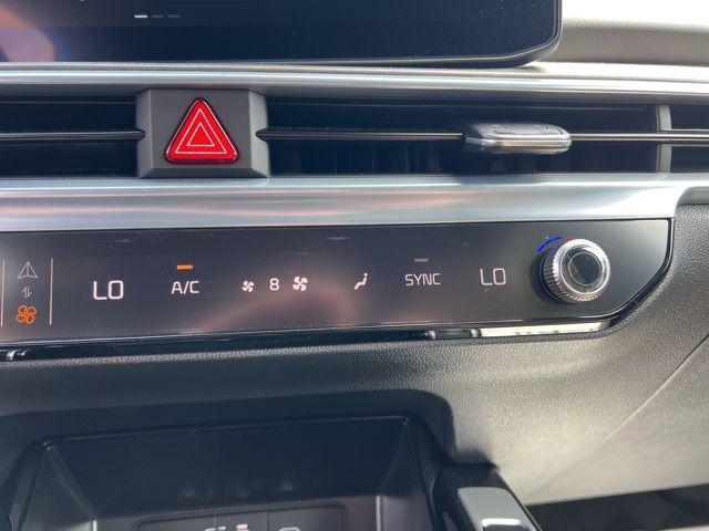 Photo of 2025 Jungle Green Kia Sorento