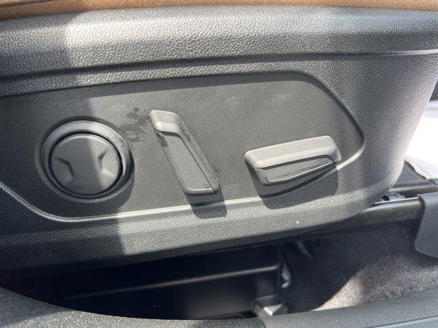 Photo of 2025 Jungle Green Kia Sorento