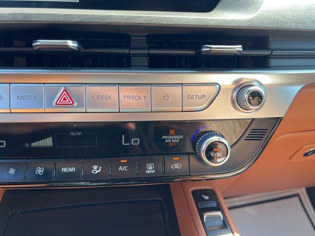 Photo of 2024 Ebony Black Kia Telluride