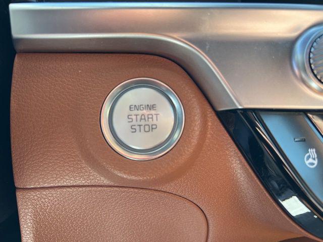 Photo of 2024 Ebony Black Kia Telluride
