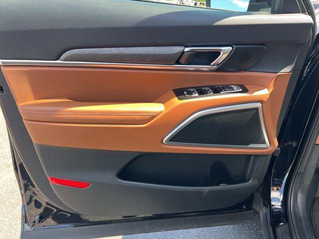 Photo of 2024 Ebony Black Kia Telluride