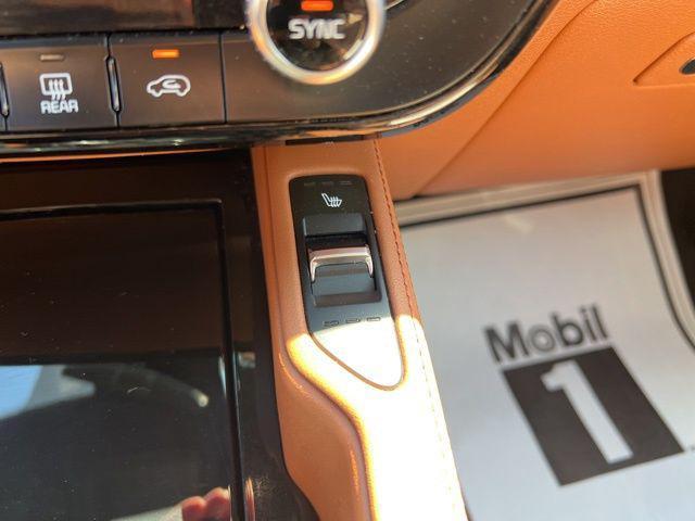 Photo of 2024 Ebony Black Kia Telluride