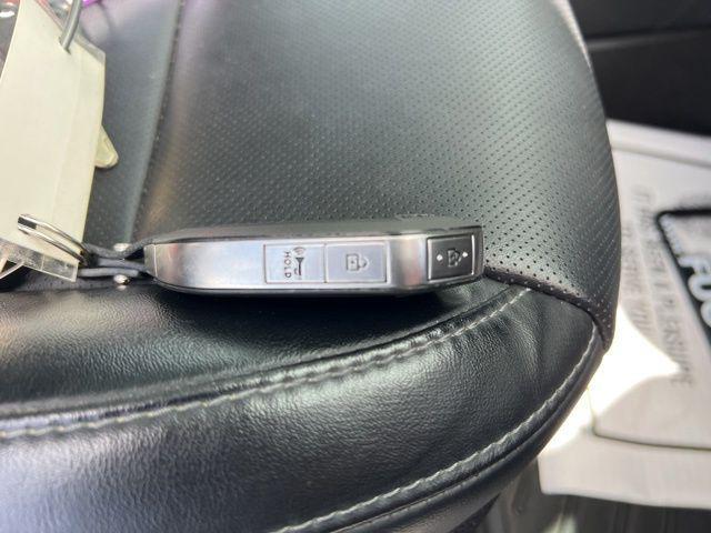 Photo of 2024 Everlasting Silver Kia Telluride