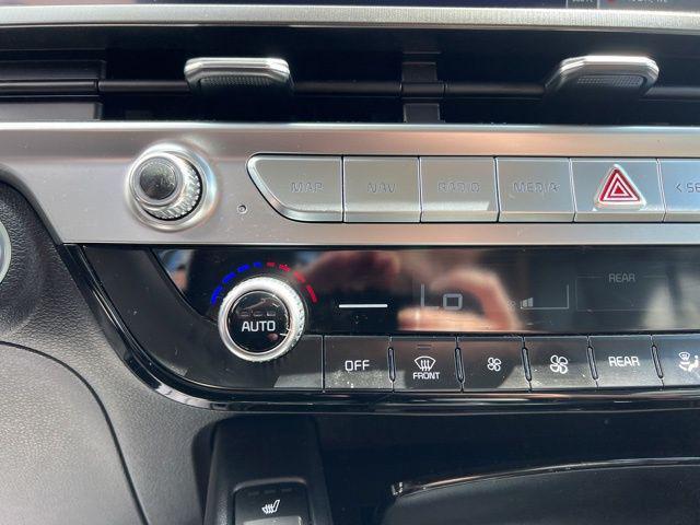 Photo of 2024 Everlasting Silver Kia Telluride