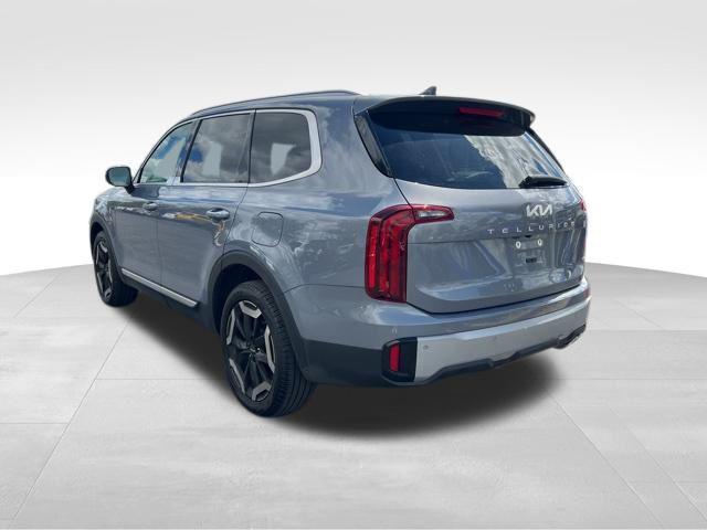 Photo of 2024 Everlasting Silver Kia Telluride