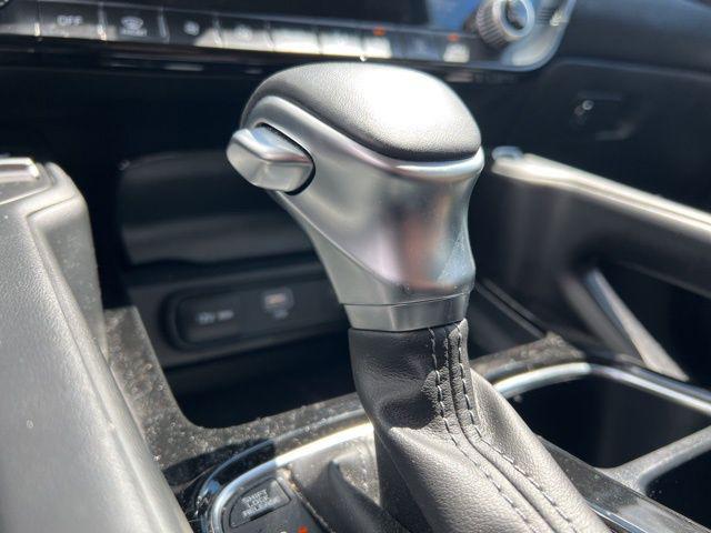 Photo of 2024 Everlasting Silver Kia Telluride