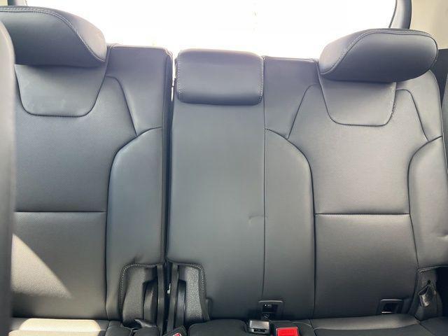 Photo of 2024 Everlasting Silver Kia Telluride