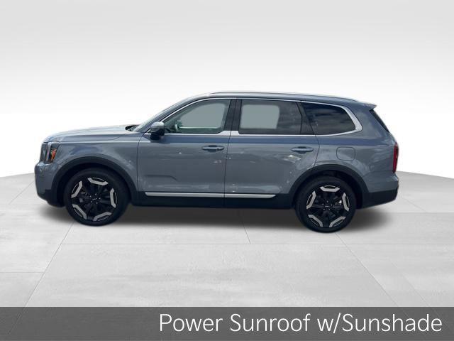 Photo of 2024 Everlasting Silver Kia Telluride